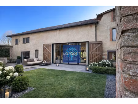 ancienne ferme à rénover . gros oeuvre neuf  permis accepté  énorme potentiel d'aménagemen