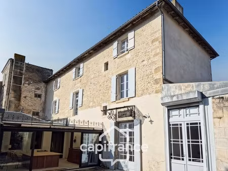 en charente maritime  a saint jean d'angely (17)  maison de caractère à vendre 12 pièces a