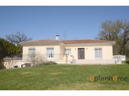 élégante maison de 3 chambres avec jardin paysager – abzac  proche de confolens