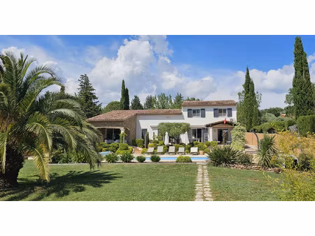 double villa 200m2 sur un terrain de 5340m2 avec double gara