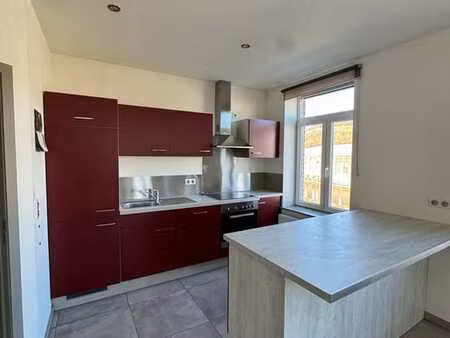 appartement lumineux situé dans un quartier isolé