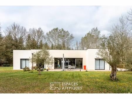 architecture contemporaine et volumes lumineux