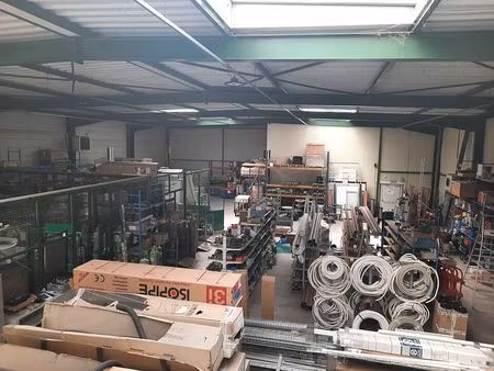 location local d'activités audincourt 880 m²
