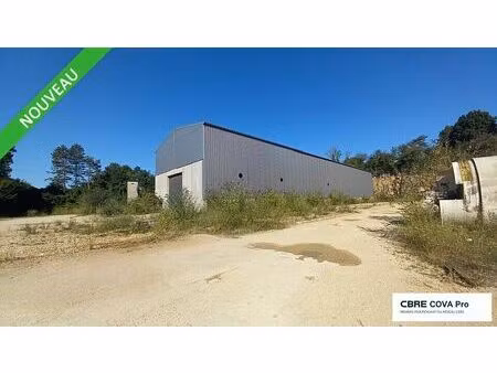 location local d'activités besancon 1 433 m²