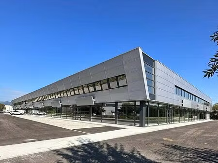 location local d'activités sainte croix en plaine 943 m²