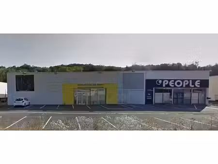 location commerce bethoncourt 820 m²