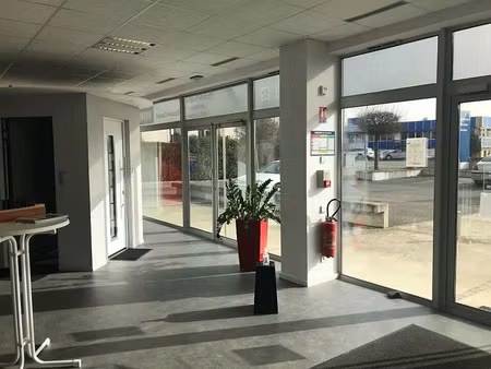 location commerce wettolsheim 146 m²