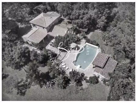 lorgues  maison 4 chambres sur 3791 m2 de terrain avec piscine  poolhouse et garage