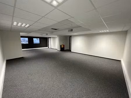 location bureau colmar 574 m²