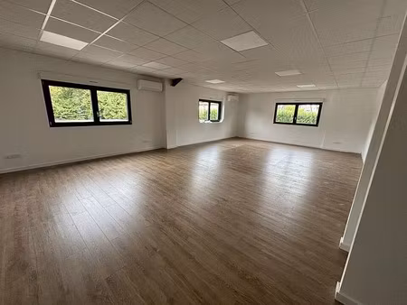 location bureau morschwiller le bas 64 m²