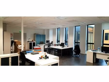 location bureau meroux moval 126 m²