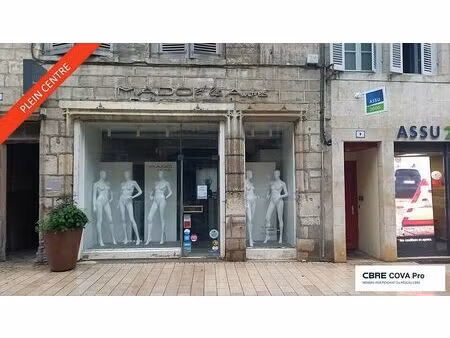 location commerce dole 81 m²