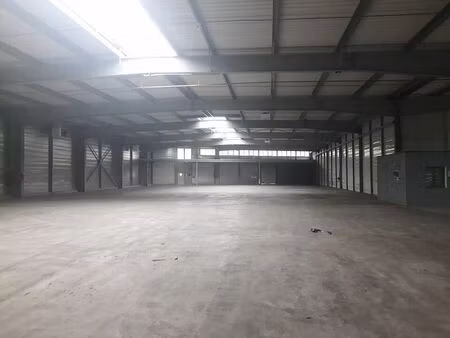 location entrepôt / local d'activités fesches le chatel 2 500 m²