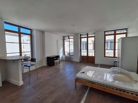location appartement 1 pièce 38m² st etienne 42000