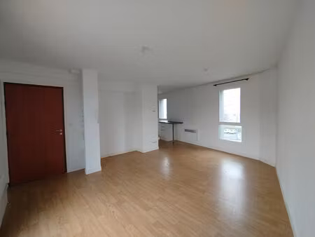 location appartement 3 pièces 63m² lille 59260
