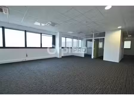 location local d’activités 115m²