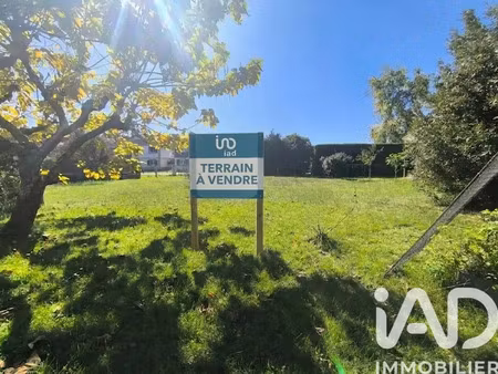 vente terrain à arès (33740) : à vendre / 947m² arès