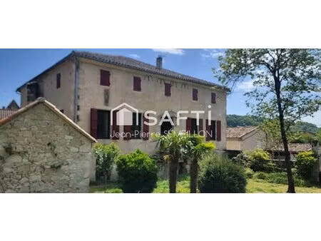 demeure de caractère avec jardin et dépendances