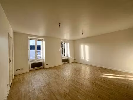location appartement 3 pièces 69m² noyant la gravoyere 49520