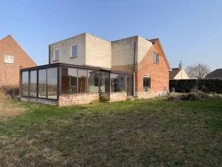 villa casco à rénover avec grand potentiel