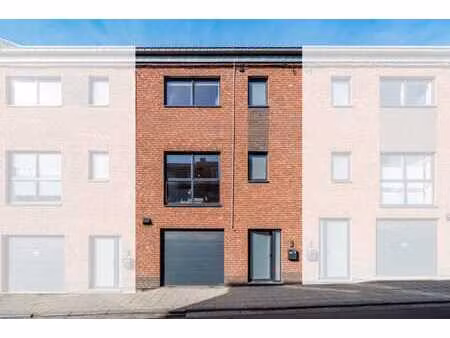 construction récente de 166 m² avec 3 chambres  garage et ja