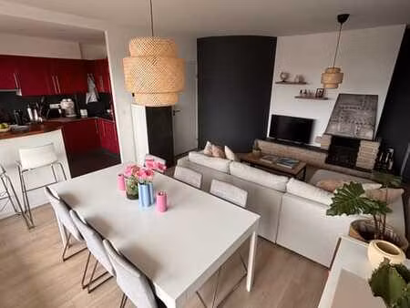 lumineux appartement 2 chambres avec terrasse  vue sur étang