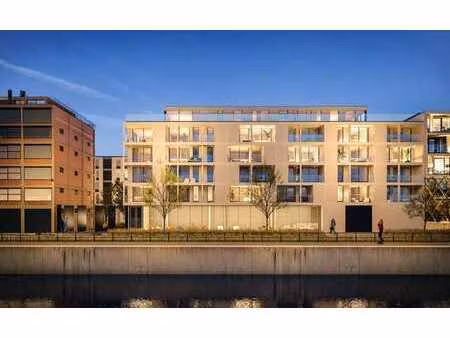 appartement de luxe 2chambres avec vue sur l’eau et la ville