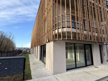 local commercial à vendre