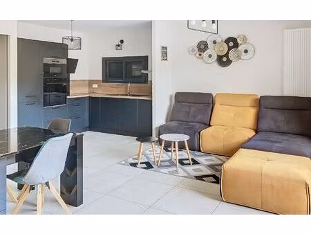 location appartement  61.74 m² t-3 à barbentane  899 €