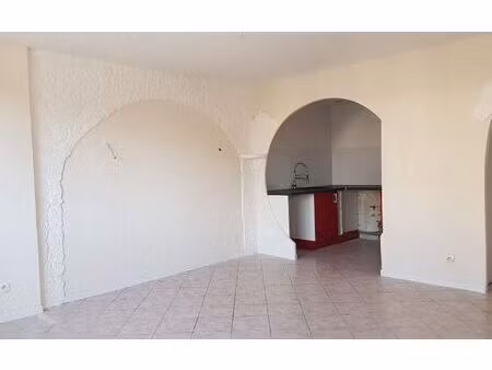 location appartement  m² t-2 à mouans-sartoux  724 €