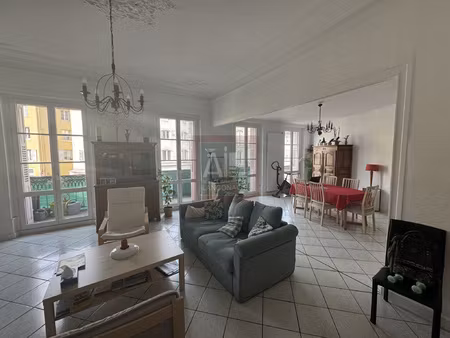 belle appartement lumineux avec 3 chambres au puy en velay