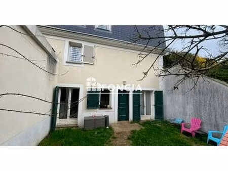 moisselles résidentiel et proche centre  dans charmante petite copropriété f2 ouvrant sur 