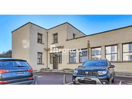 adresse emblématique pour ce magnifique local vendu libre !