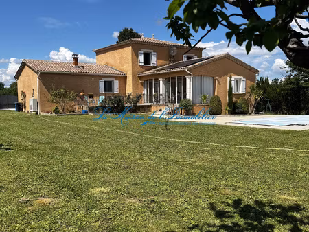 lédignan - charmante villa familiale avec piscine sur 2691 m