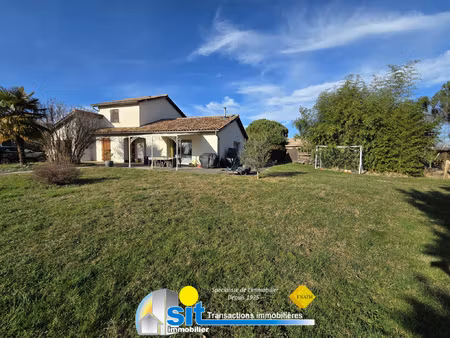 villa familiale de 138 m2 avec 4 chambres  terrasse et terra