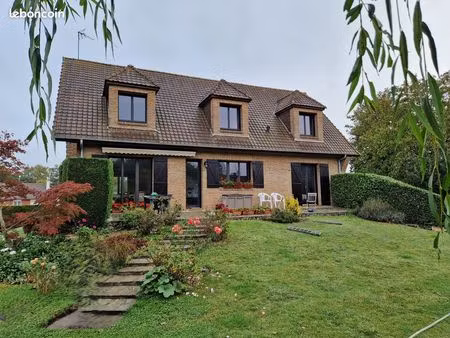 une maison individuelle sur sous-sol de 163 m²