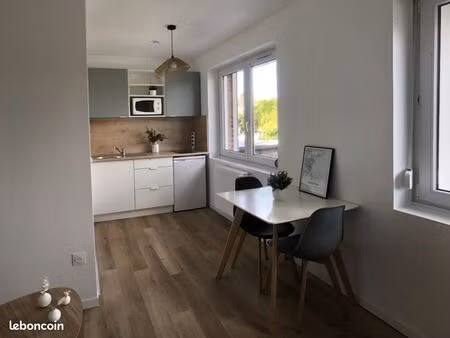 studio mezzanine meuble proche metro ? loyer tout compris