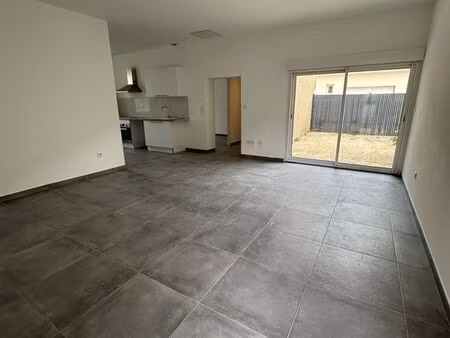 maison récente avec garage