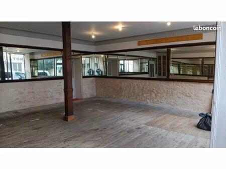 local commercial saint gaultier