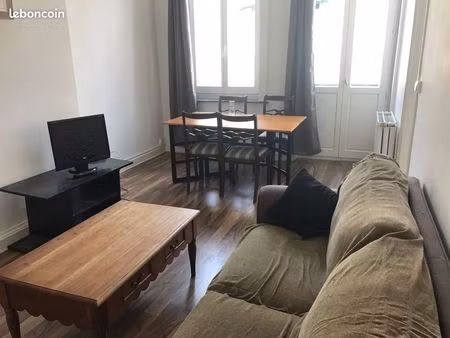 roubaix mairie – t2 meuble de 45 m2 renove au 2eme etage