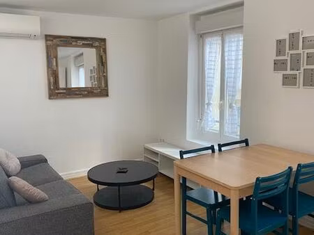 maison meublée avec cour privative – montchat – 50 m² – 830 cc