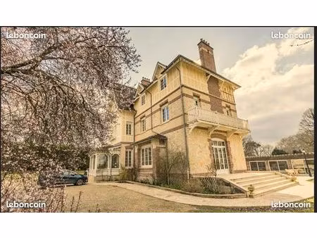 f1 meublé 30 m² – manoir – calme absolu – parking – 699 toutes charges comprises disponibl