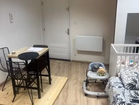 studio 1 pièce 28m2 + 28m2 avec douche
