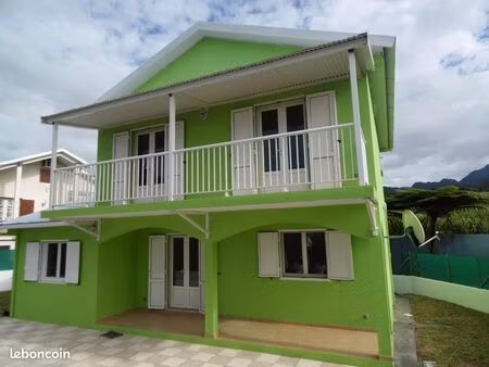 loue villa f5/6 a saint benoit