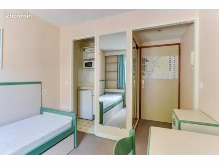 chambre 1 pièce 12 m²