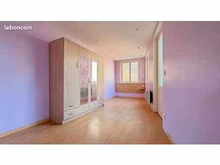 studio avec place de parking et jardinet