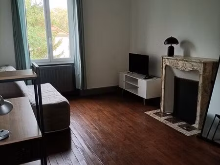 f1 meublé au calme avec parking et jardin