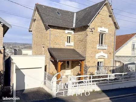 belle maison en pierre sur les hauteurs de brive