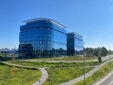 bureaux haut de gamme de 625 m² à louer dans les blue tow...