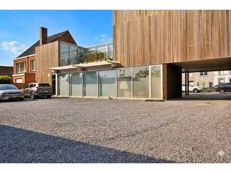 bureau avec loft et parking spacieux à vendre à roeselare
